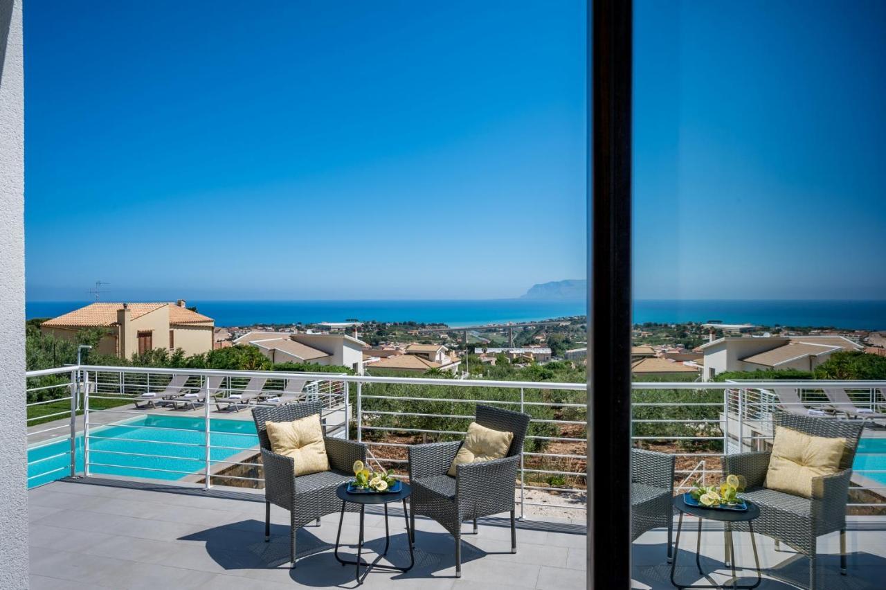 Villa Maria Con Piscina E Vista Mare Castellammare del Golfo Ruang foto